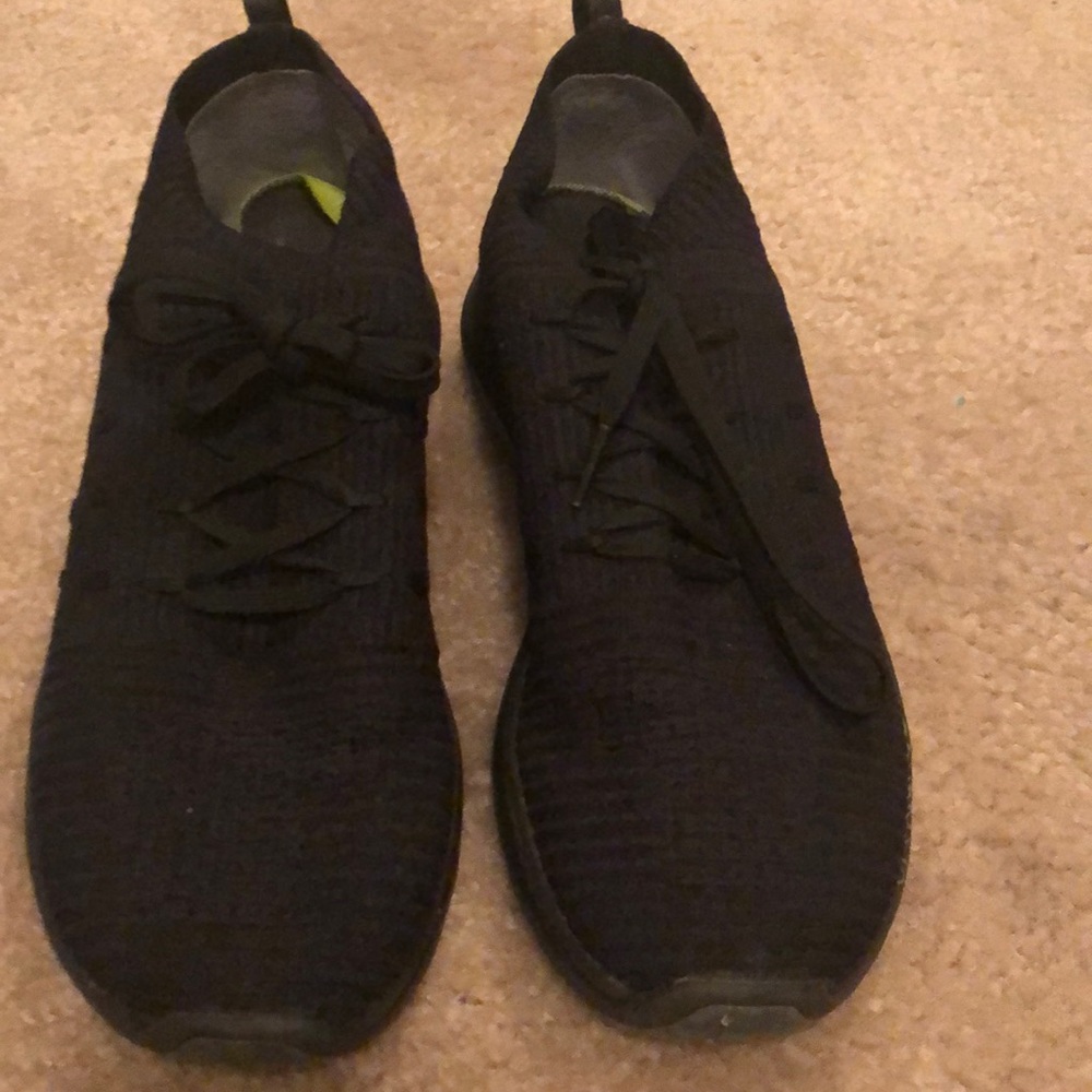Under Armour Sneakers